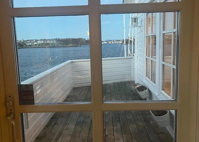 Willa Large By The Sea For Rent During Ons